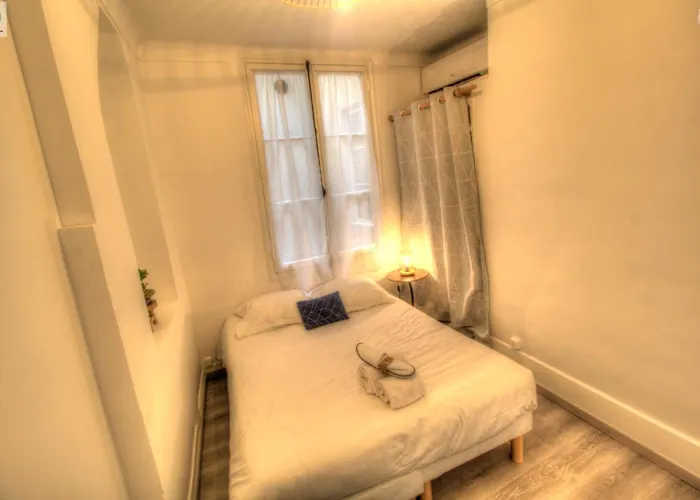 Alc - Ff39 - 9 Min Palais And Beaches