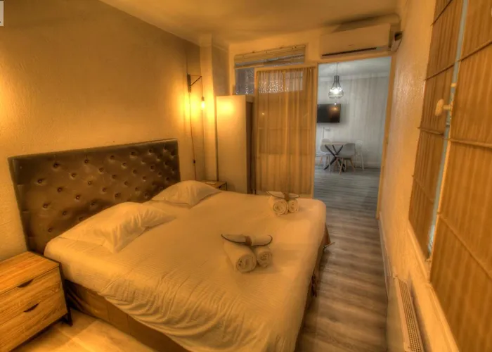 Alc - Ff39 - 9 Min Palais And Beaches Cannes